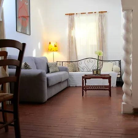 Duplex Acquassoma شقة *